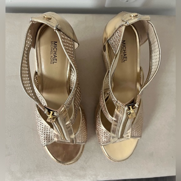Michael KORS Espadrille Sparkly Gold Wedges - Size 8! - Picture 5 of 7
